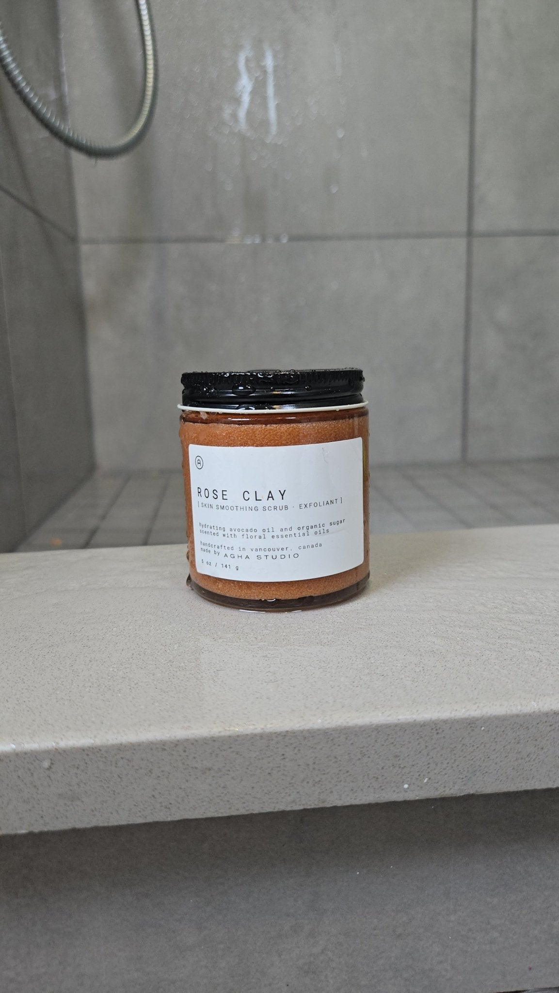 Skin scrub gentle - ESSENCE BEAUTY BOX