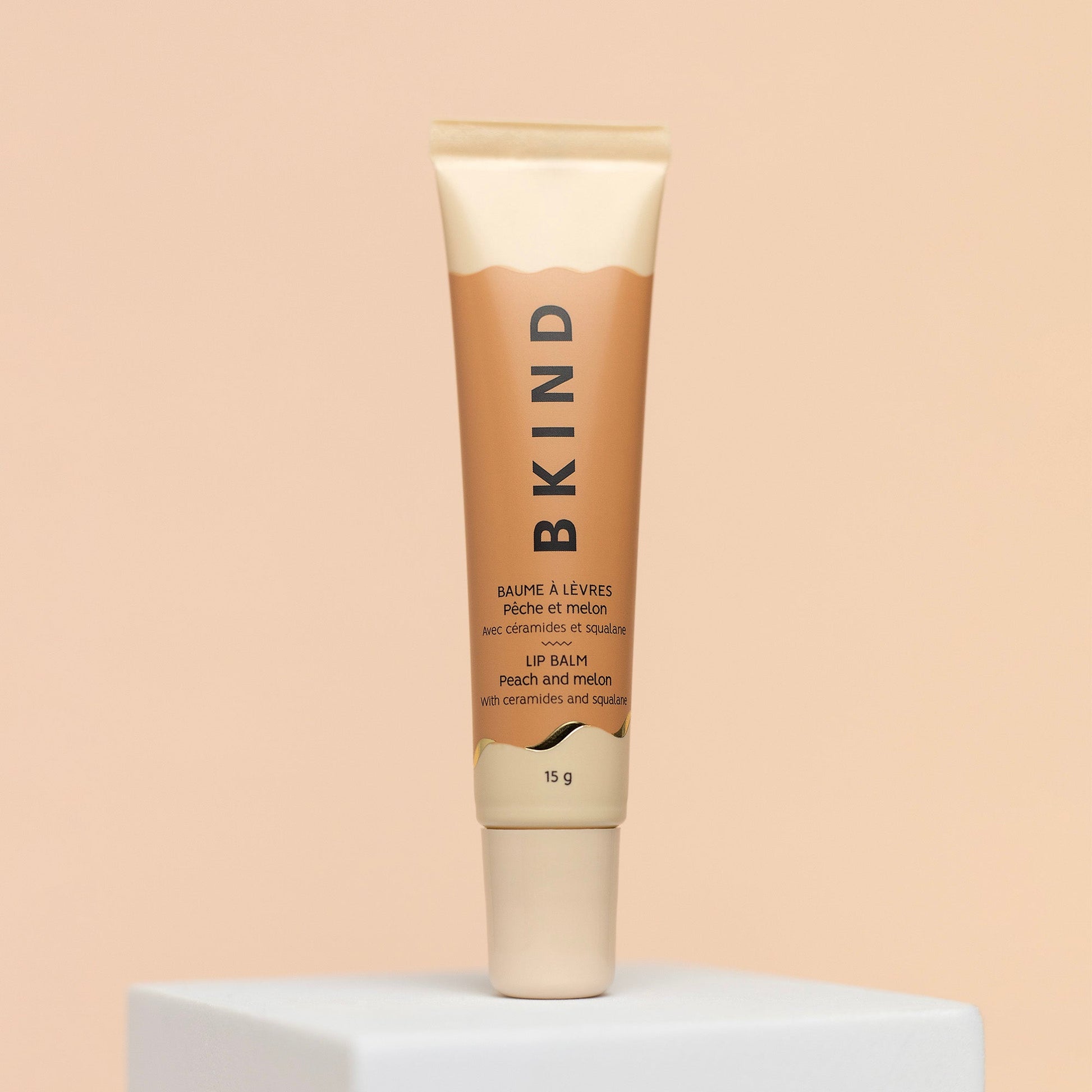 Nourishing lip balm with ceramides - Peach and melon. - ESSENCE BEAUTY BOX