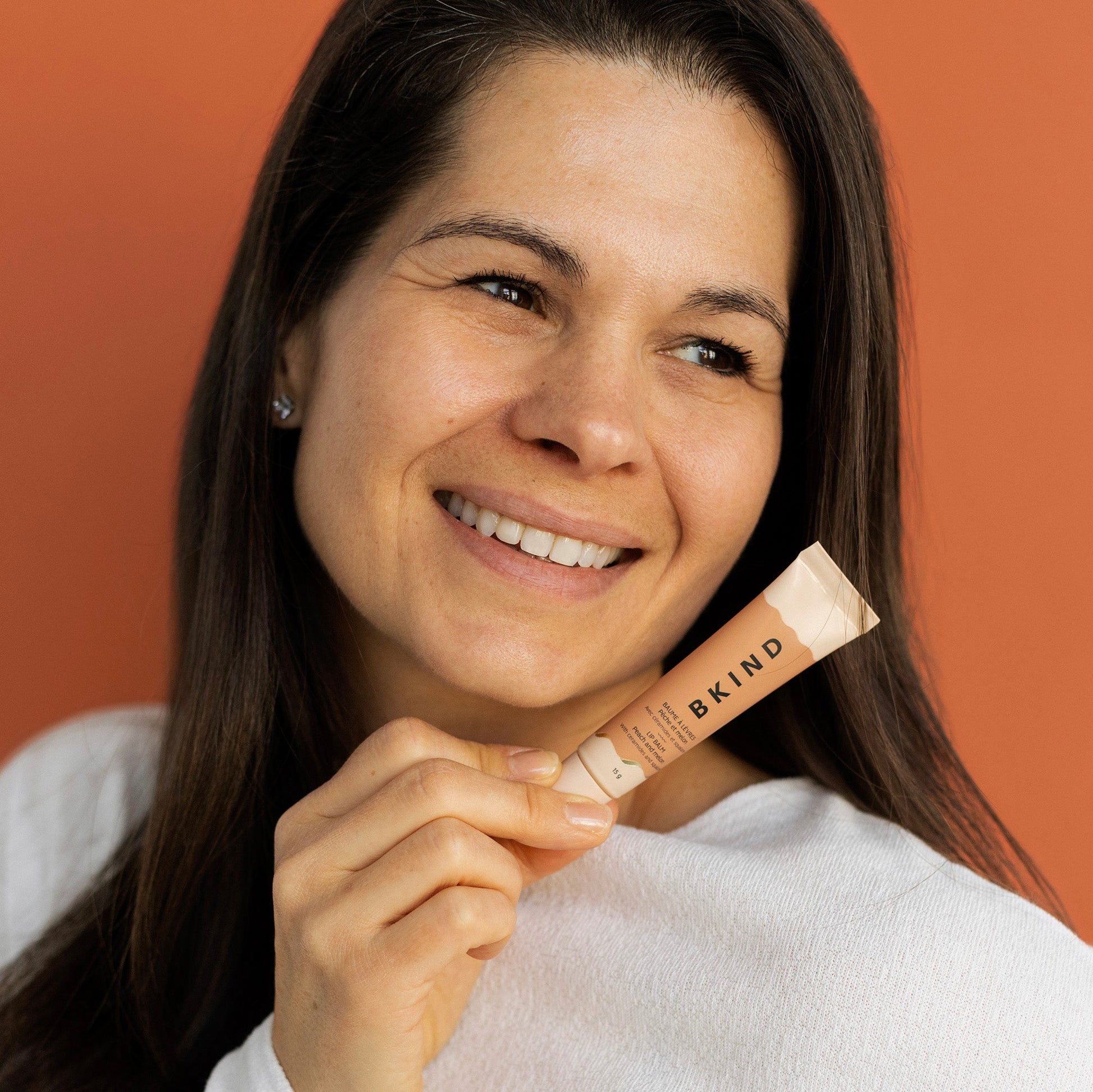 Nourishing lip balm with ceramides - Peach and melon. - ESSENCE BEAUTY BOX