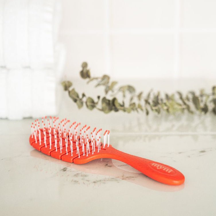 Wheat straw hair brush. - ESSENCE BEAUTY BOX